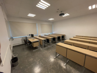 AULA1 Facultad Medicina Salamanca / Clínica Odontológica