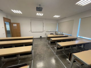 AULA1 Facultad Medicina Salamanca / Clínica Odontológica