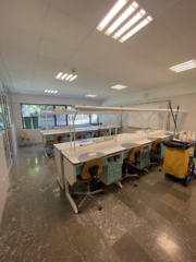 Laboratorio Facultad Medicina Salamanca / Clínica Odontológica