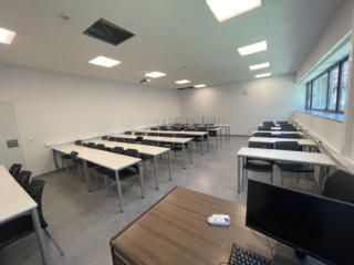 Aula Facultad Medicina Salamanca / Clínica Odontológica